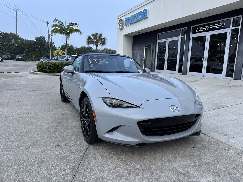 Used 2024 MAZDA MX-5 Miata Grand Touring w/ Weather Package image 8