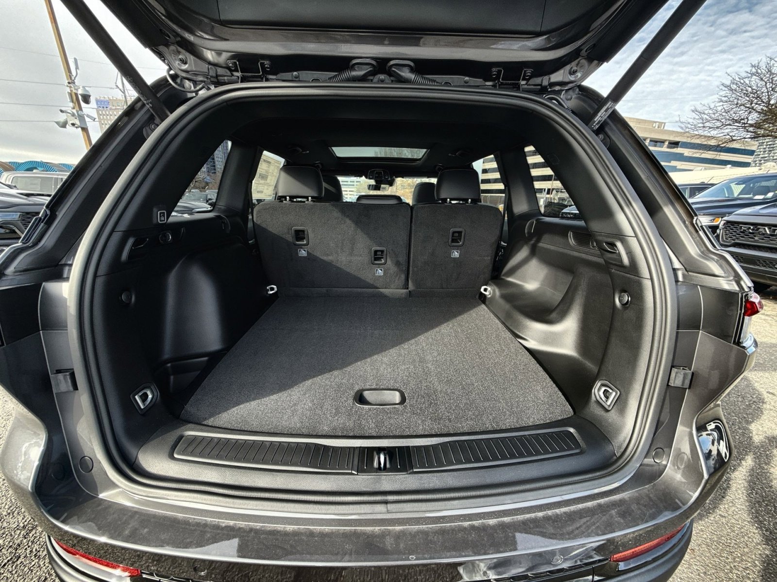 New 2025 Jeep Grand Cherokee Limited image 22