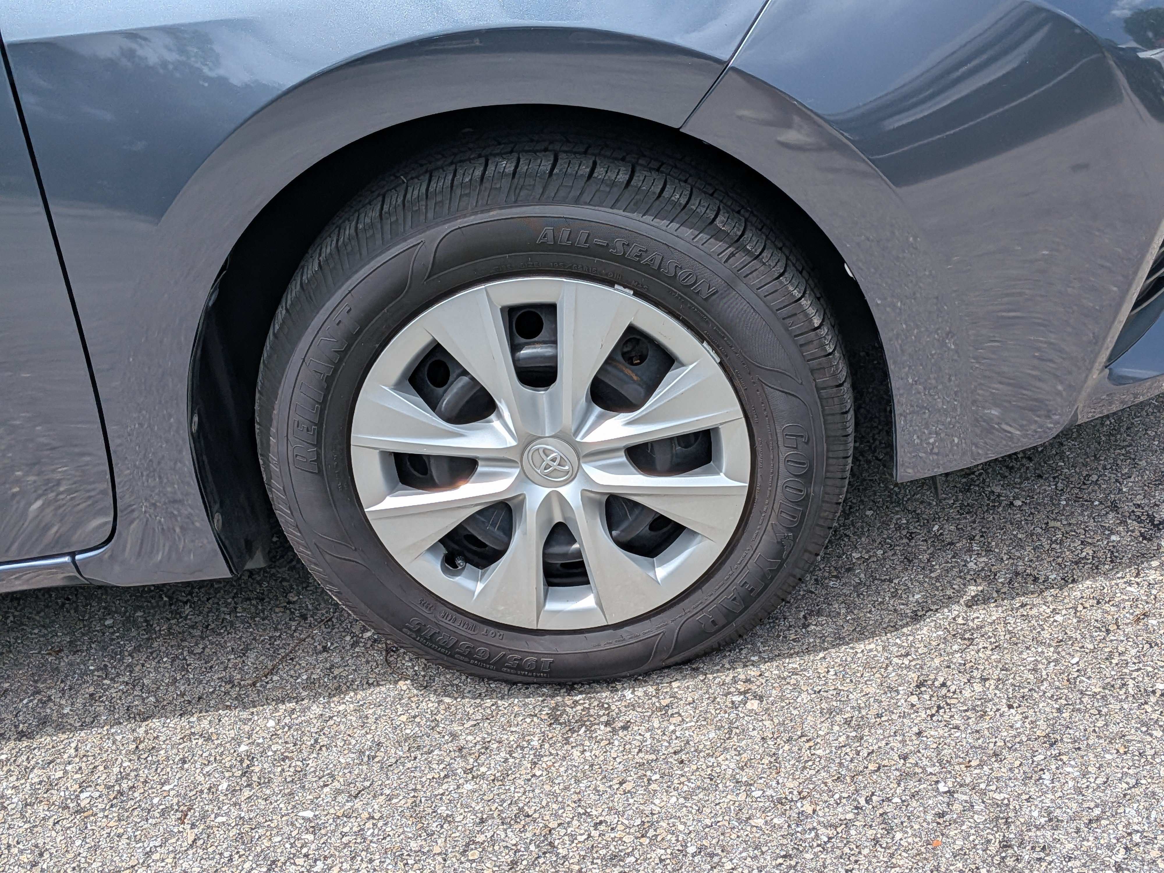 Used 2016 Toyota Corolla L FWD image 11