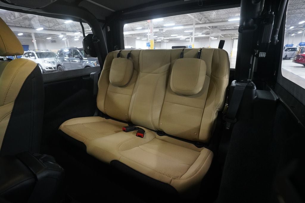 Used 2021 Jeep Wrangler Sport AWD/4WD image 15