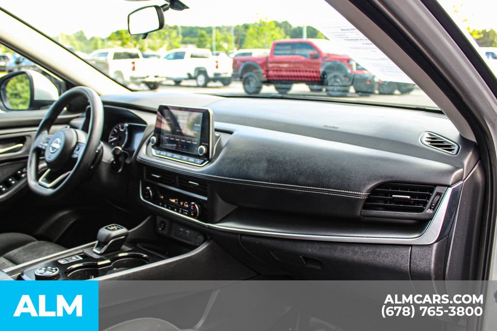 Used 2024 Nissan Rogue SV AWD/4WD image 23