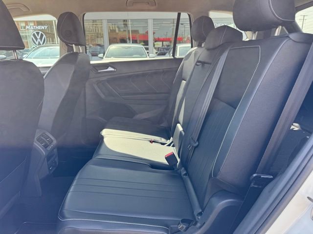 Certified 2024 Volkswagen Tiguan SE image 9