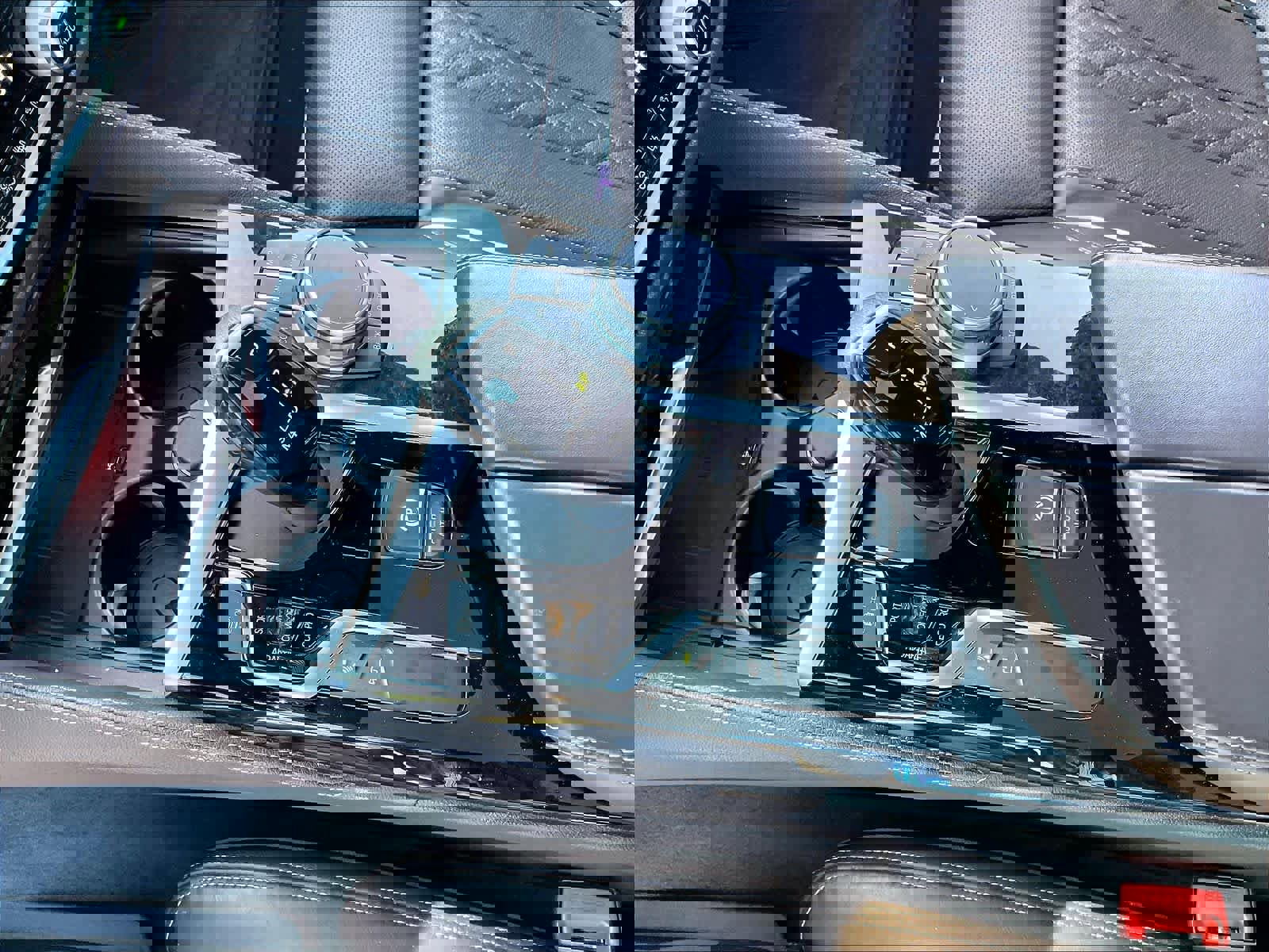 Used 2020 BMW M550i xDrive AWD/4WD image 18