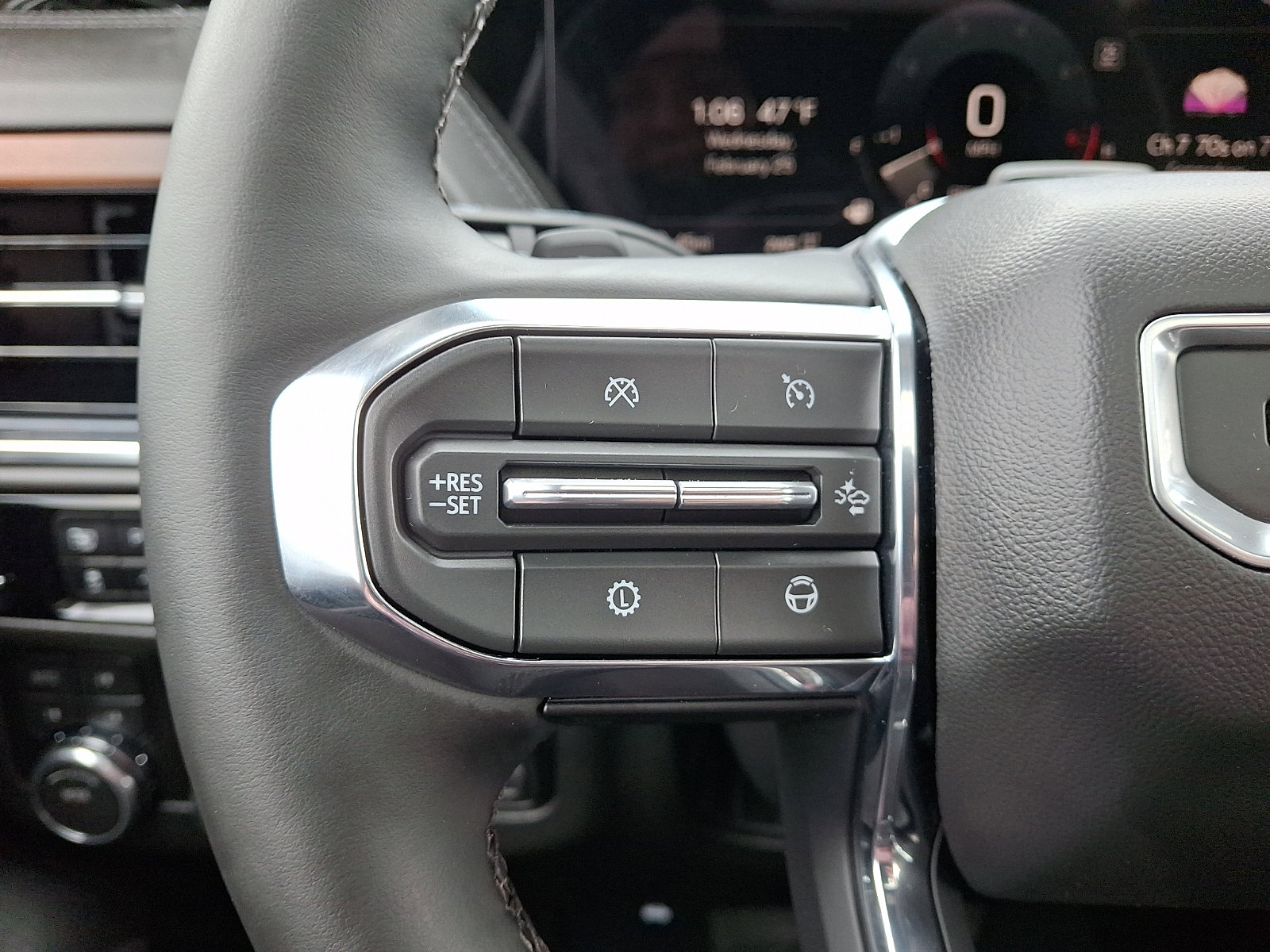 Used 2026 GMC Yukon XL Denali w/ Advanced Technology Package image 24