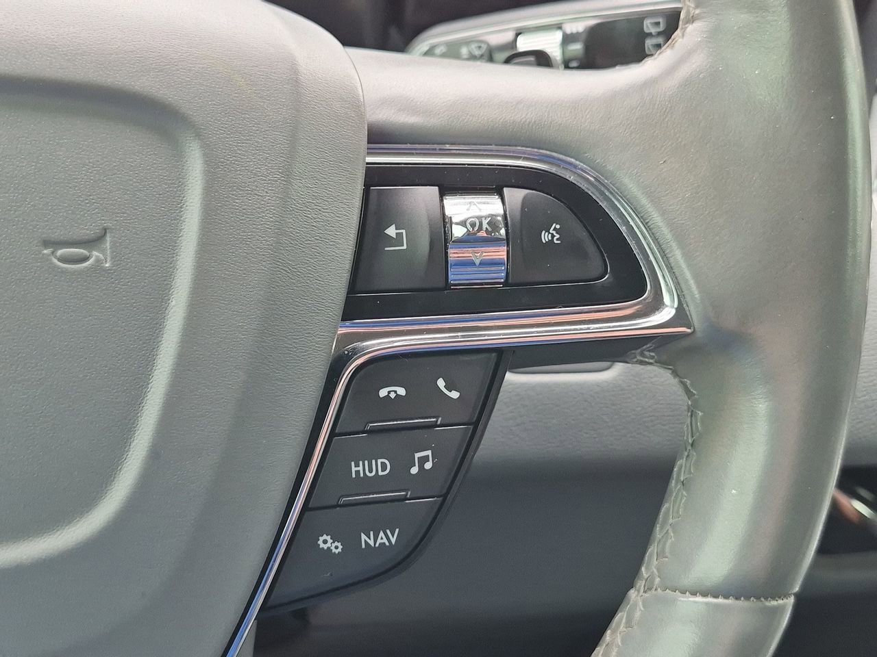 Used 2020 Lincoln Navigator L Reserve w/ Luxury Package AWD/4WD image 13