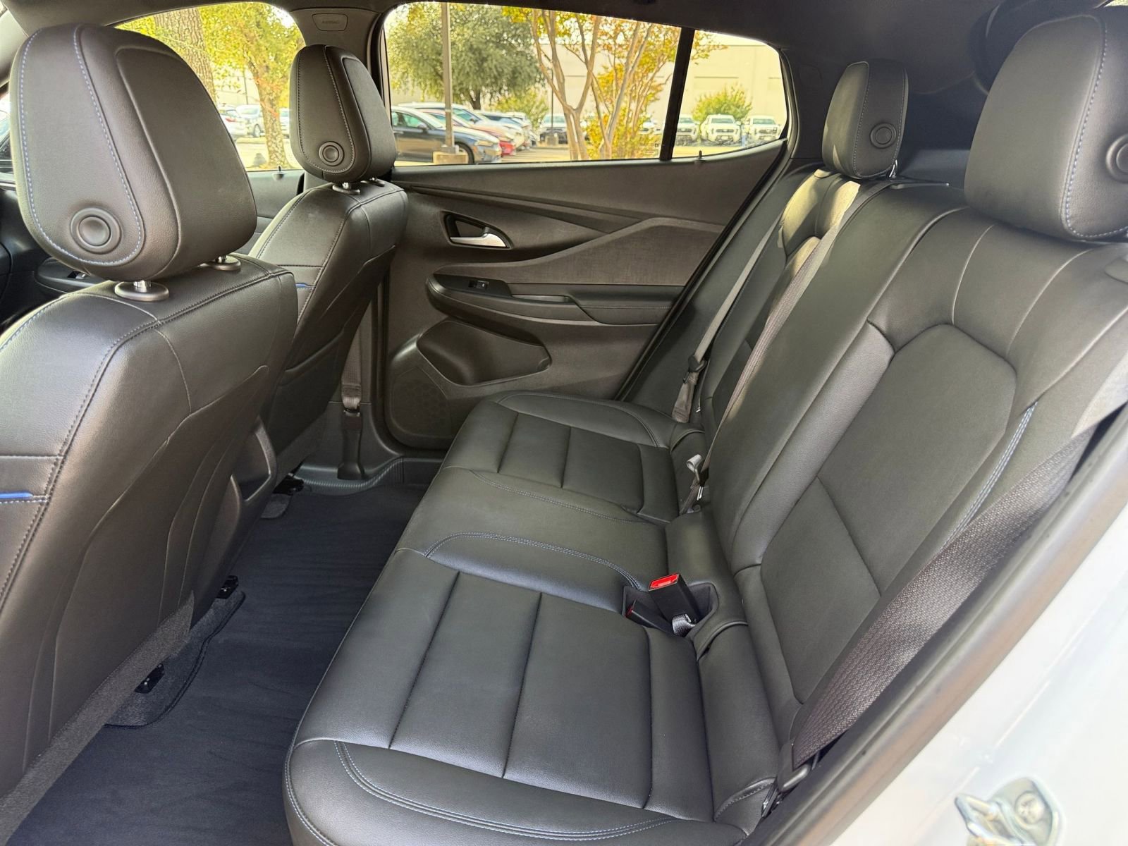 Used 2025 Buick Envista Sport Touring image 25