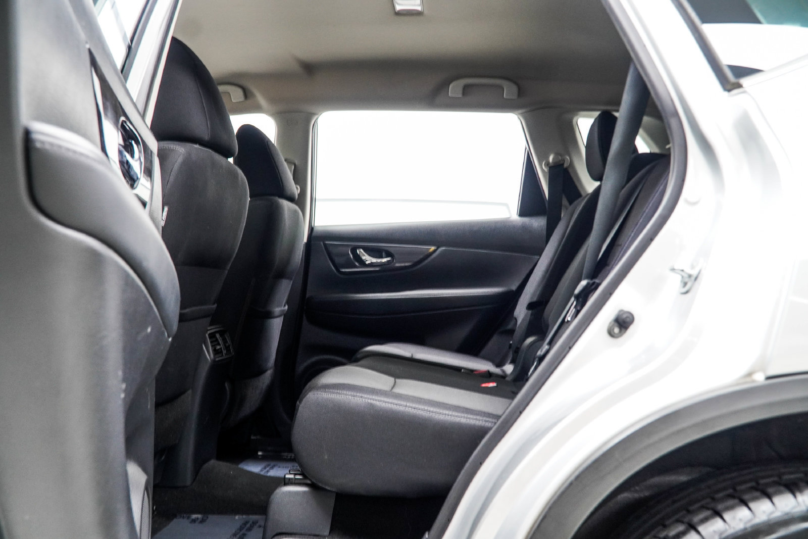 Used 2017 Nissan Rogue S FWD image 33