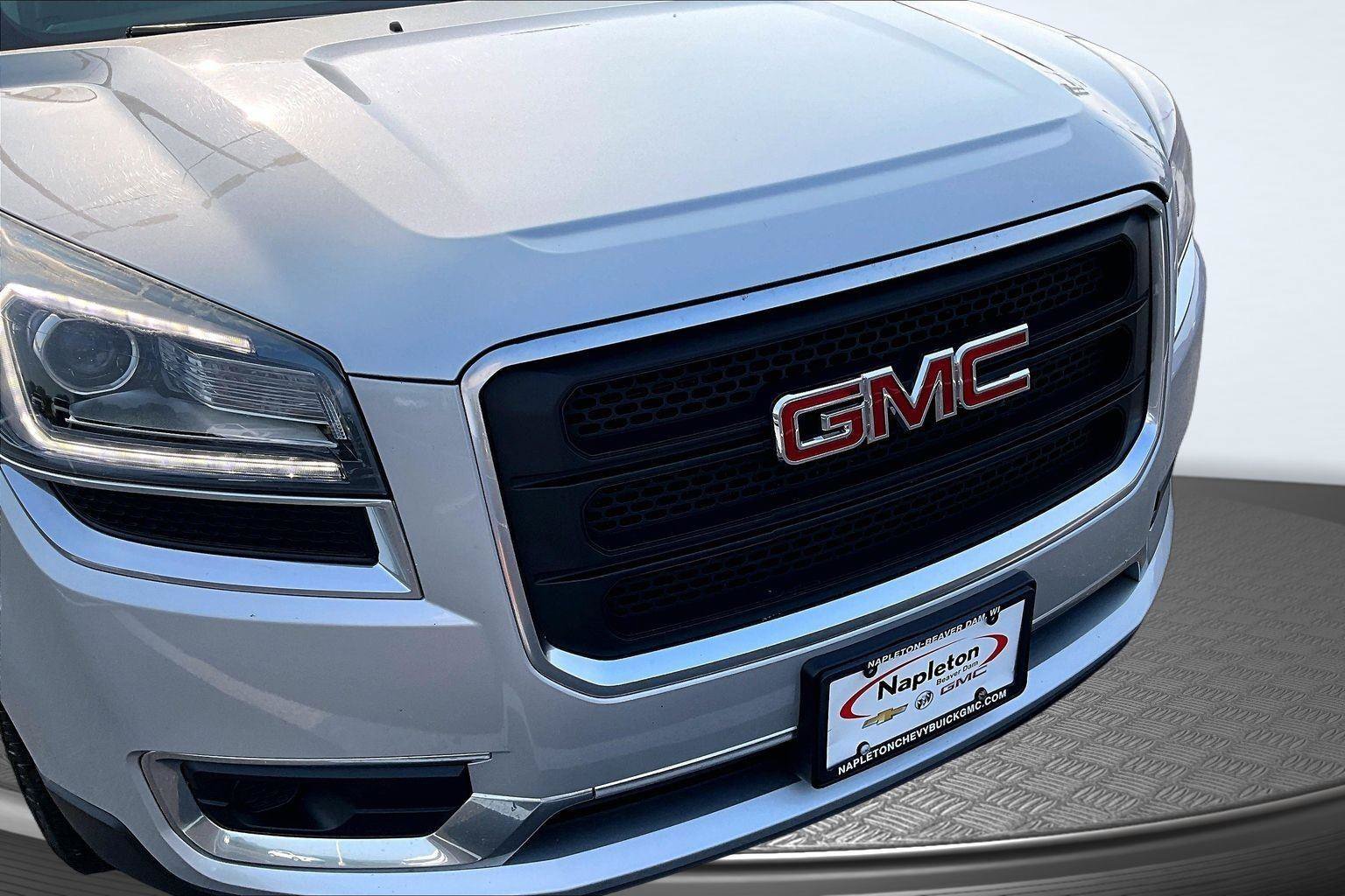 Used 2015 GMC Acadia SLE AWD/4WD image 29