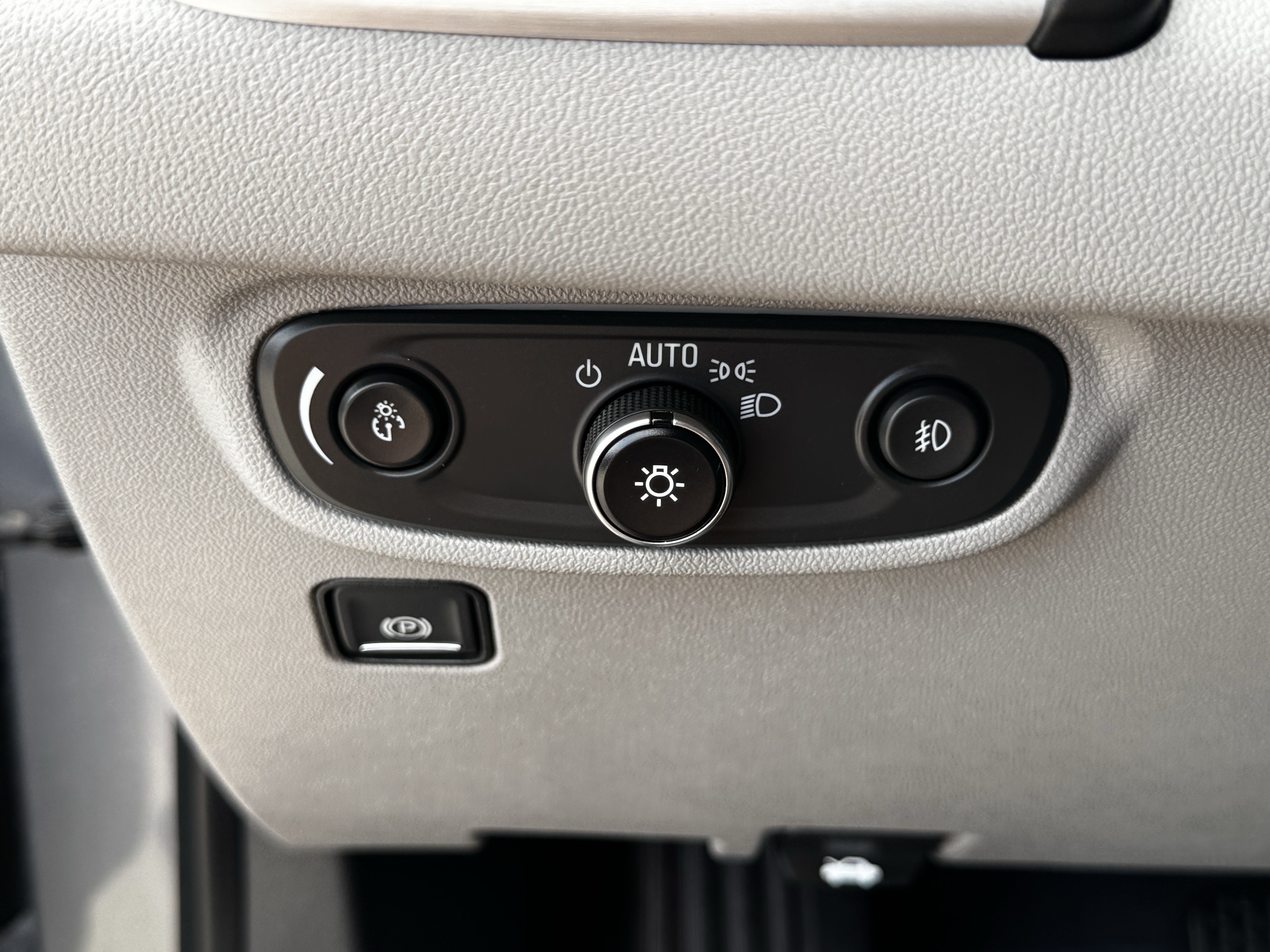 Used 2020 GMC Terrain SLT w/ Preferred Package FWD image 25