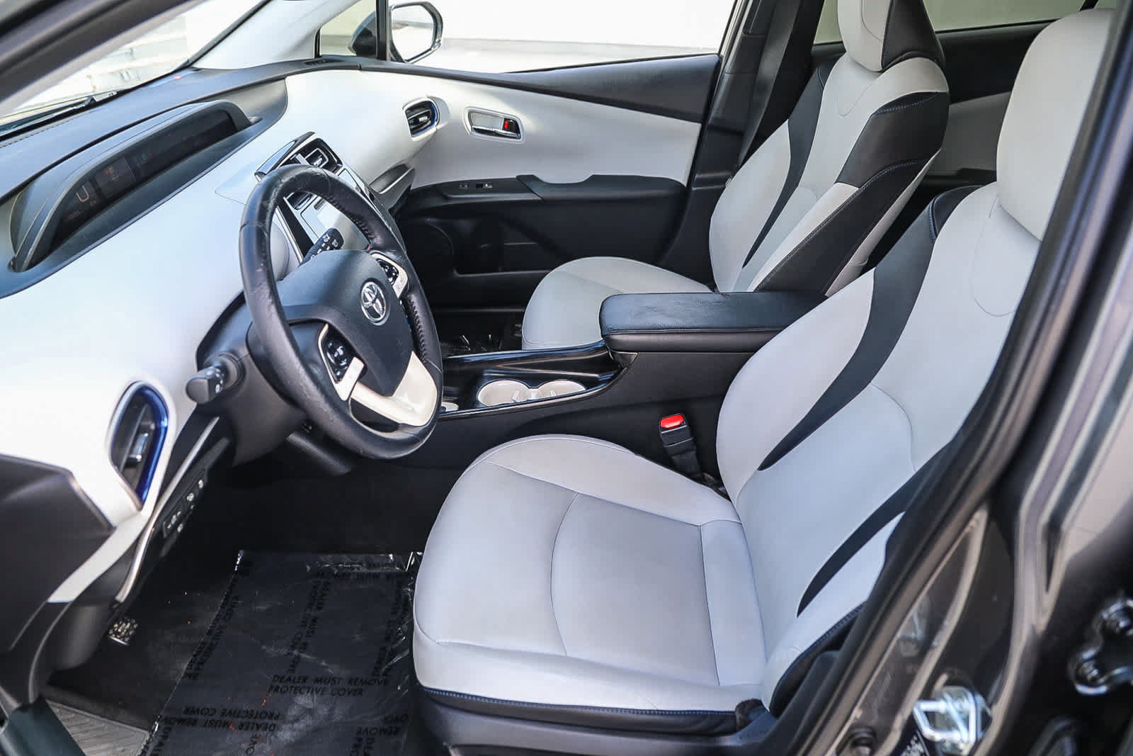 Used 2016 Toyota Prius Four Touring w/ Premium Convenience Package FWD image 17