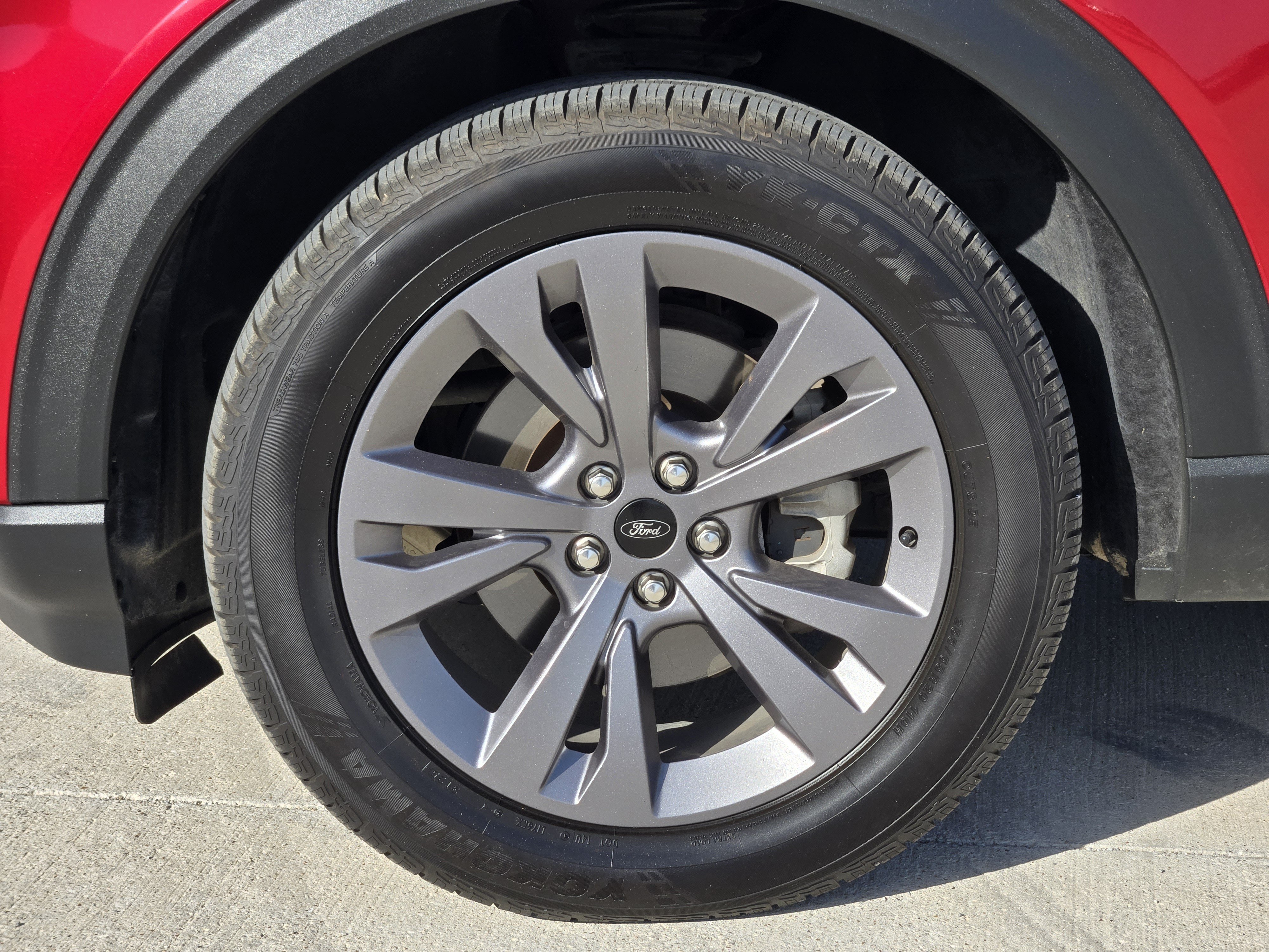 Used 2022 Ford Explorer XLT w/ Equipment Group 202A AWD/4WD image 14