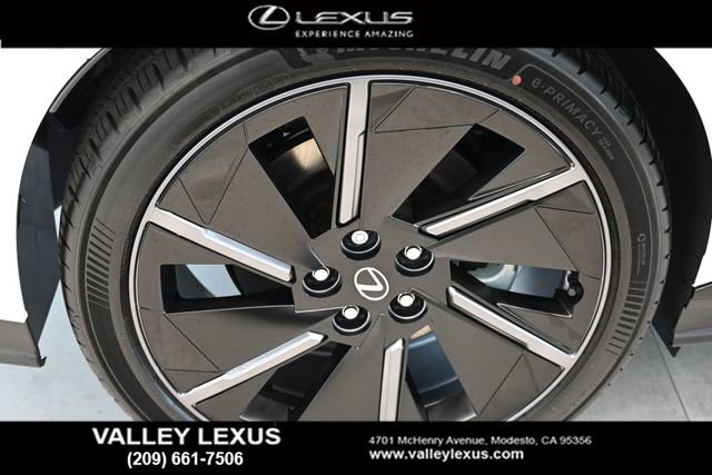 New 2026 Lexus ES 500e AWD/4WD image 5
