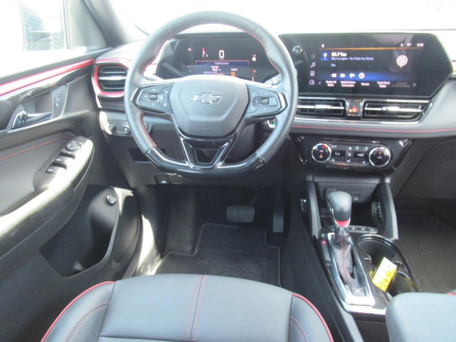 Used 2024 Chevrolet TrailBlazer RS w/ Convenience Package AWD/4WD image 13