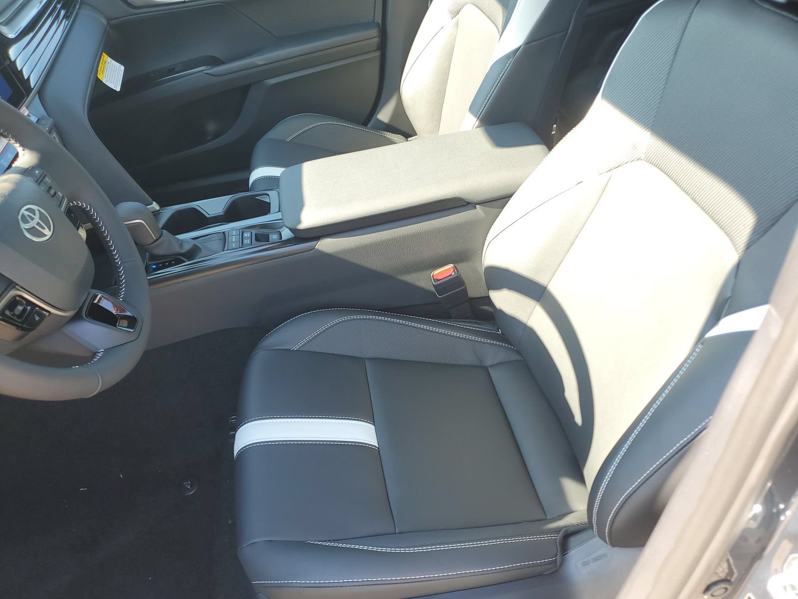 New 2026 Toyota Camry SE FWD image 17