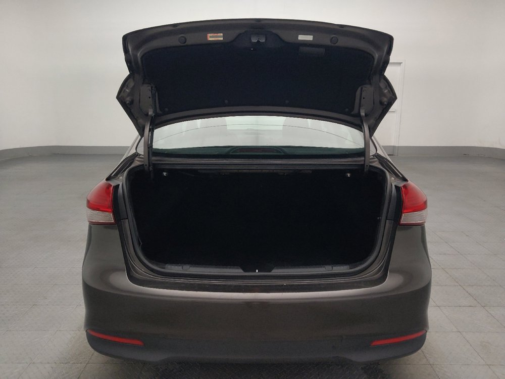 Used 2017 Kia Forte LX FWD image 29
