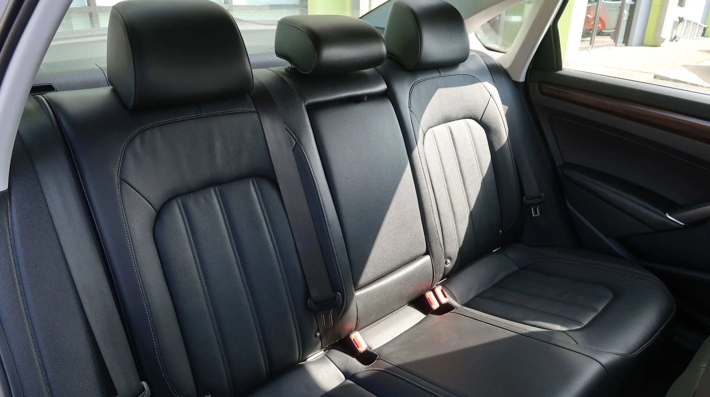 Used 2020 Volkswagen Passat 2.0T SEL image 24