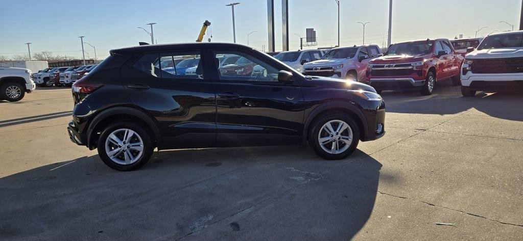 Used 2021 Nissan Kicks S image 7