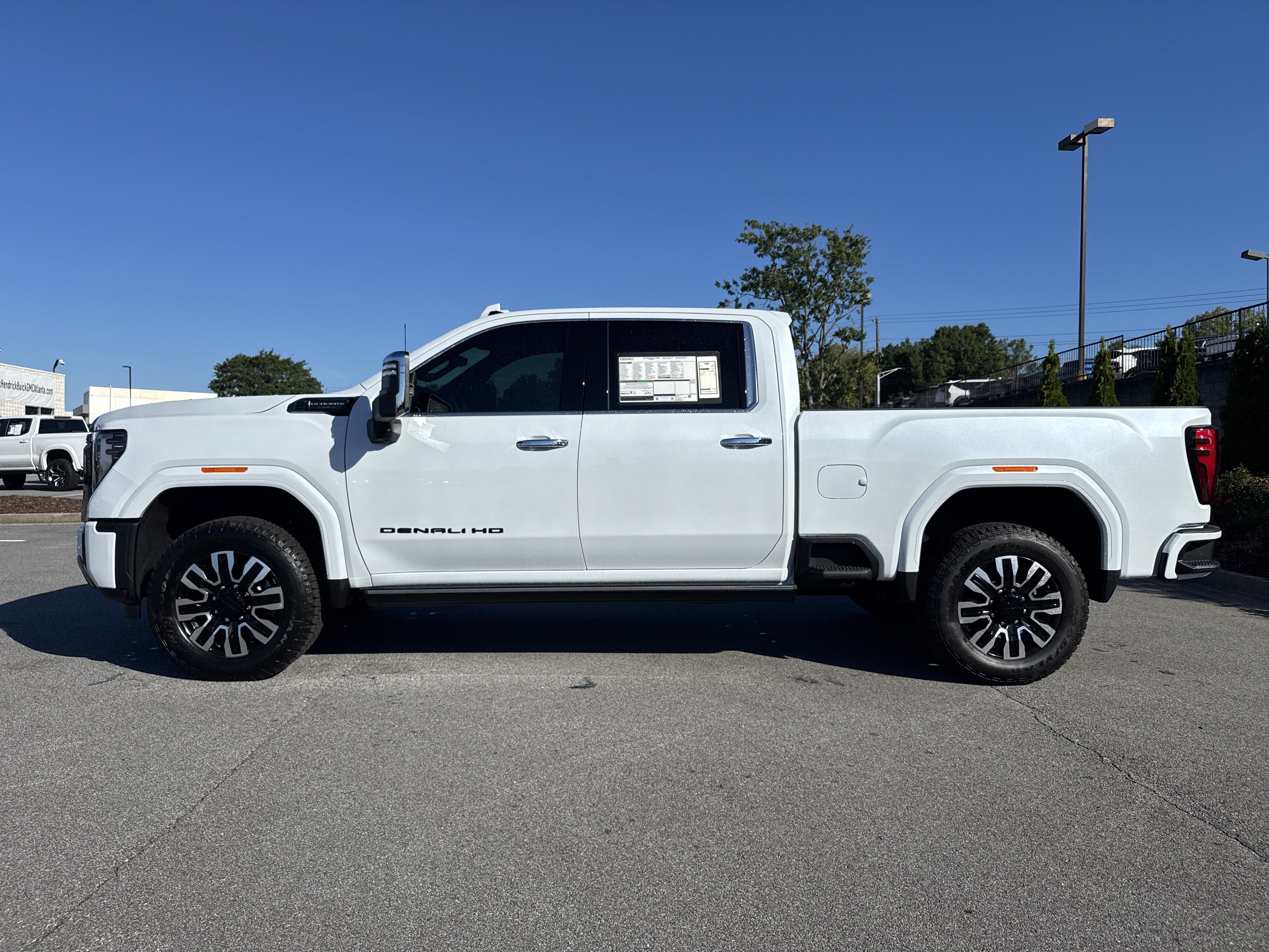 New 2026 GMC Sierra 2500 Denali Ultimate w/ LPO, Black Badging Package AWD/4WD image 7
