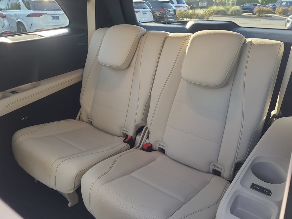 Used 2025 Mercedes-Benz GLS 450 4MATIC image 14