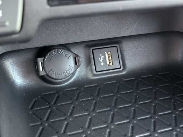 Used 2025 Toyota RAV4 XLE w/ Convenience Package FWD image 24