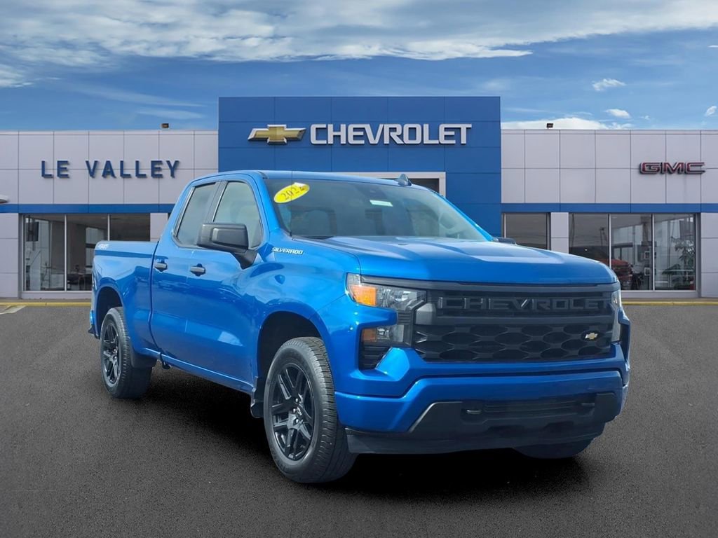 Certified 2022 Chevrolet Silverado 1500 Custom AWD/4WD image 1