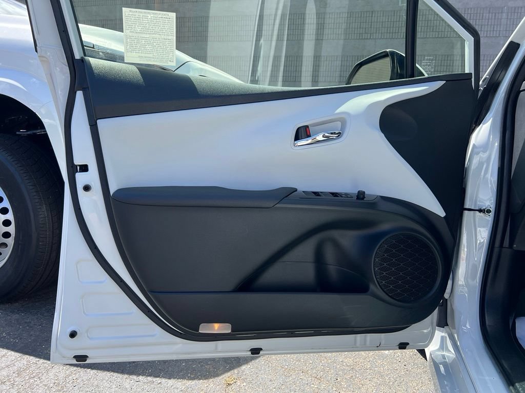 Certified 2022 Toyota Prius LE FWD image 37
