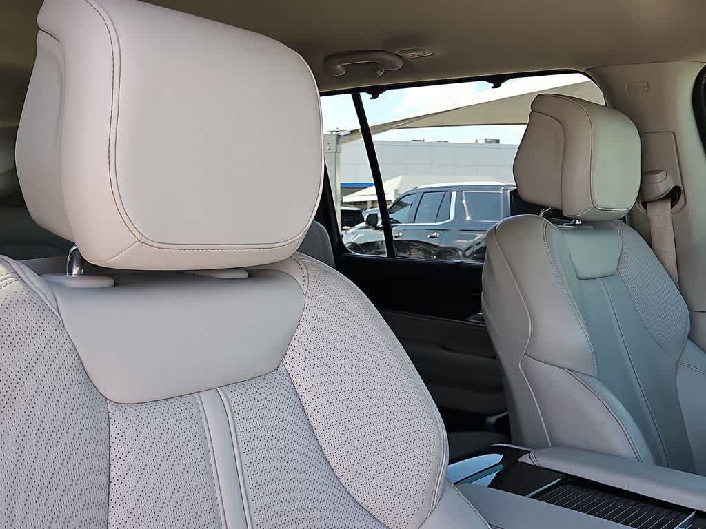 Used 2024 Jeep Wagoneer 4WD w/ Convenience Group I image 18