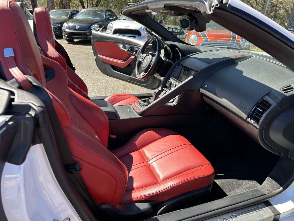 Used 2015 Jaguar F-TYPE Convertible image 14