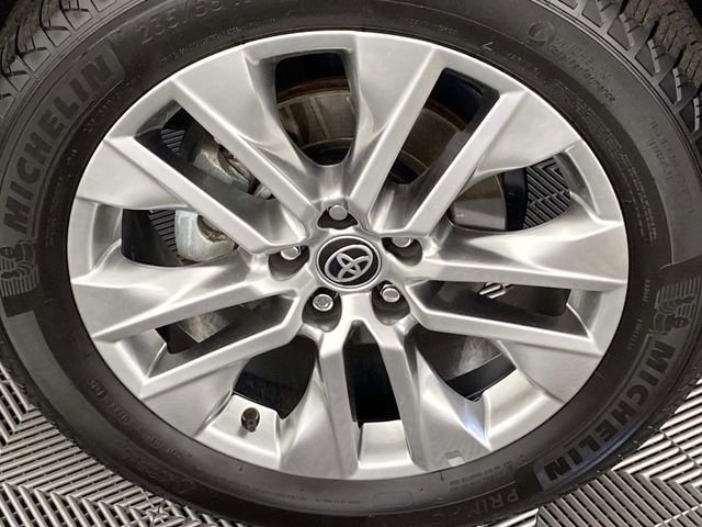 Used 2025 Toyota RAV4 XLE Premium w/ Weather Package AWD/4WD image 28