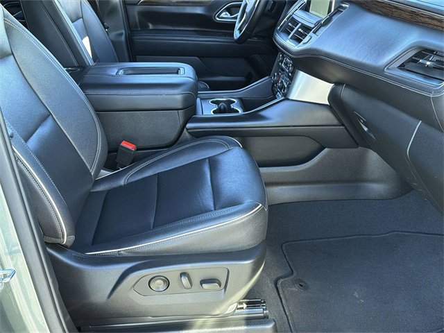 Used 2023 Chevrolet Suburban Premier image 34
