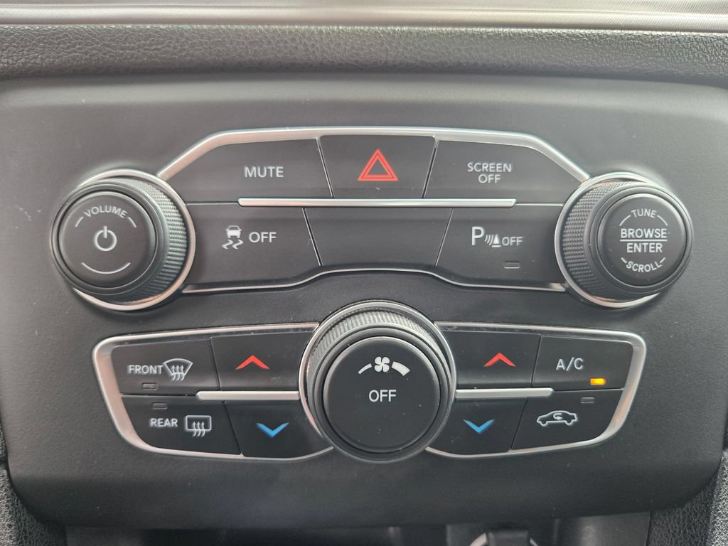 Used 2023 Dodge Charger SXT RWD image 15