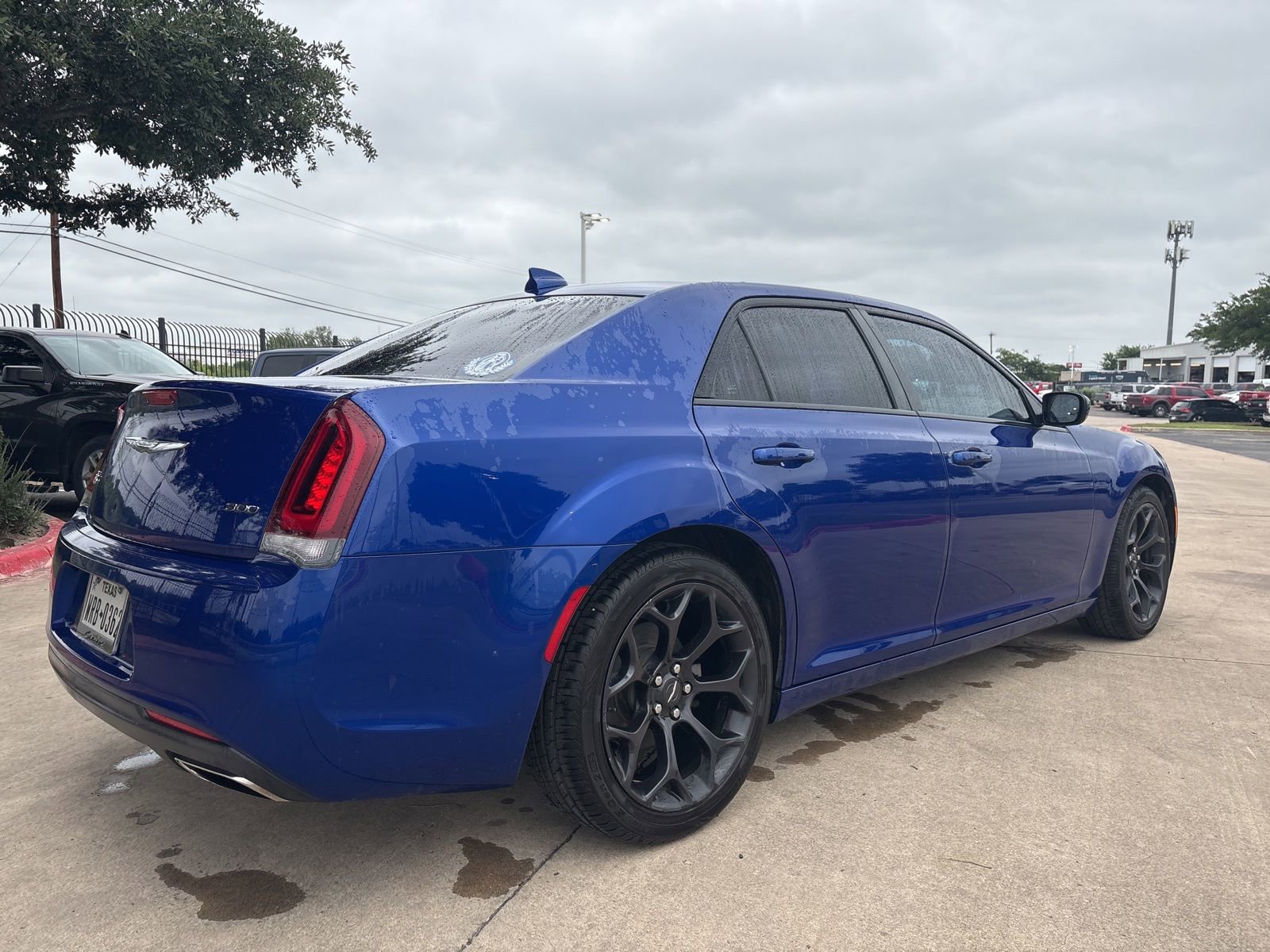 Used 2019 Chrysler 300 Touring w/ Sport Appearance Package RWD image 3