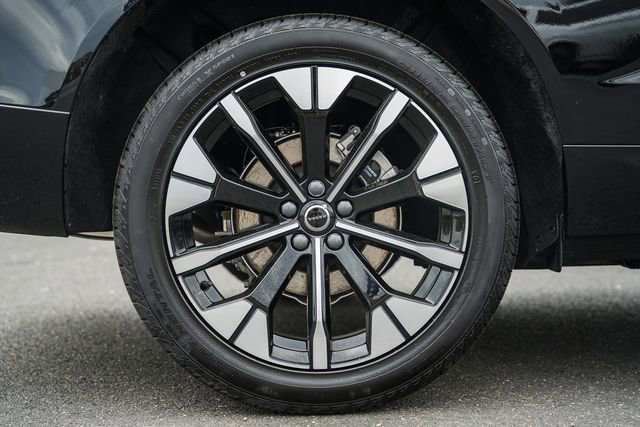 New 2026 Volvo XC60 B5 Plus w/ Protection Package Premier AWD/4WD image 19