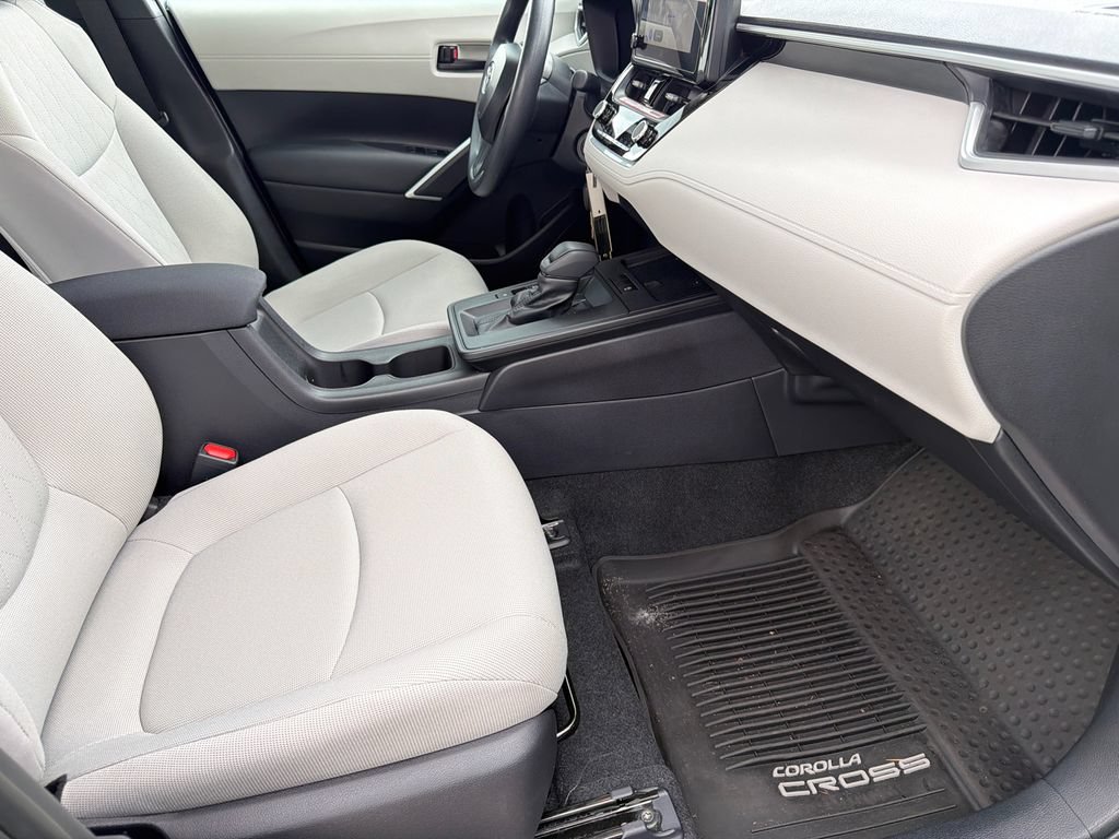 Used 2026 Toyota Corolla Cross L FWD image 17