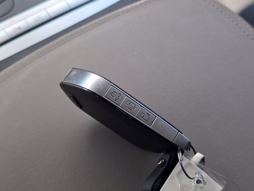 Certified 2025 Kia Carnival FWD image 24