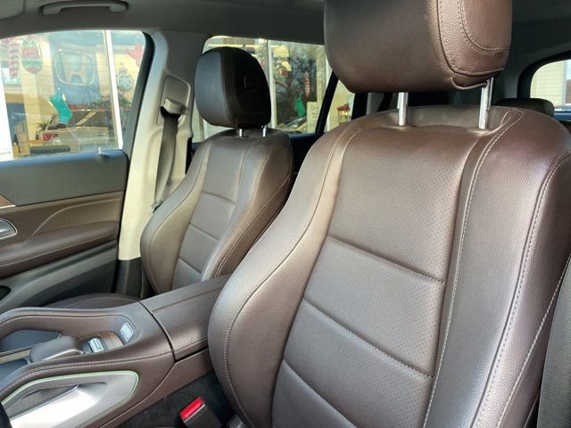 Used 2023 Mercedes-Benz GLS 450 4MATIC image 9