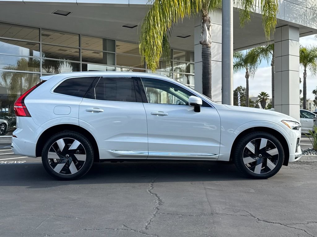Certified 2023 Volvo XC60 T8 Plus AWD/4WD image 6