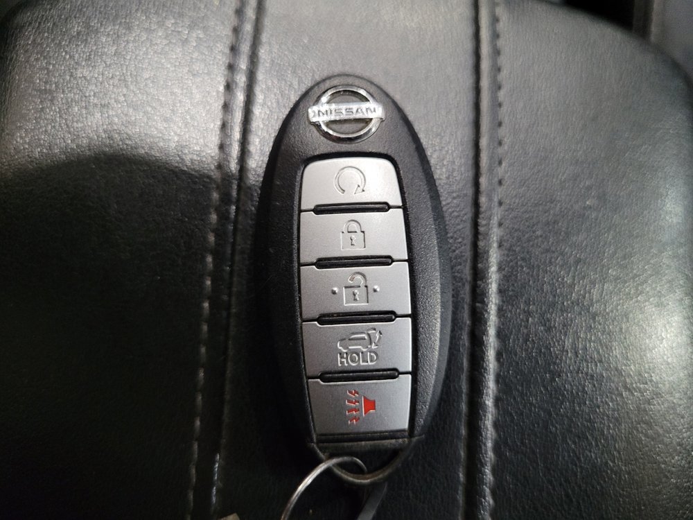 Used 2018 Nissan Rogue SV AWD/4WD image 32