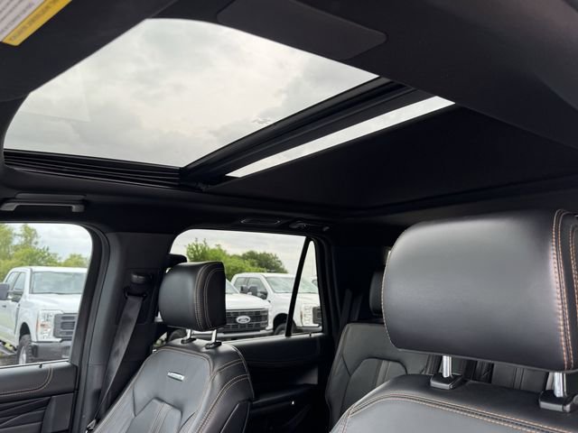 Used 2023 Ford Expedition Platinum image 34