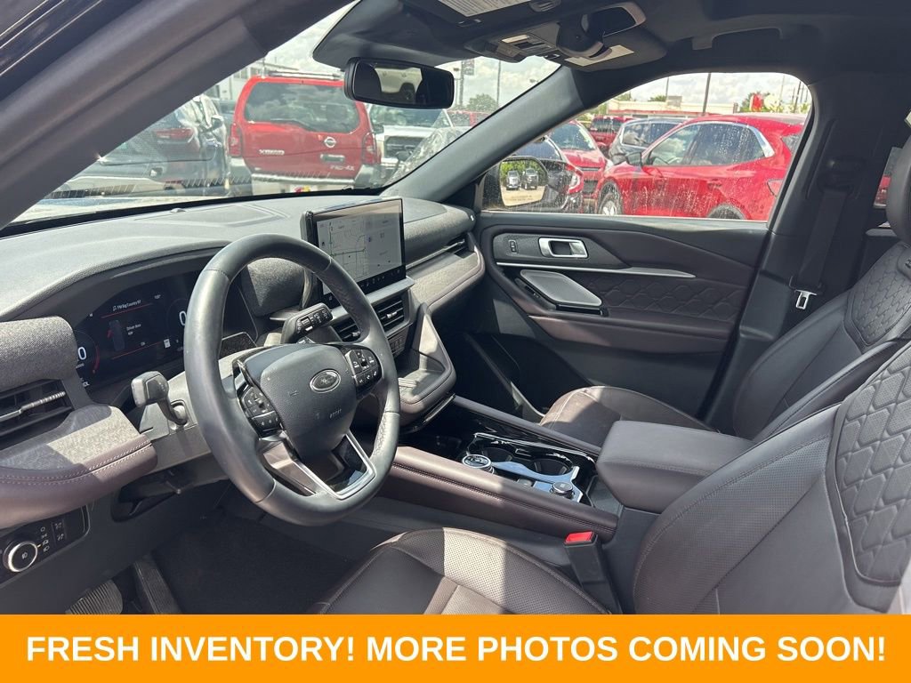 Used 2025 Ford Explorer Platinum w/ Ultimate Package AWD/4WD image 8