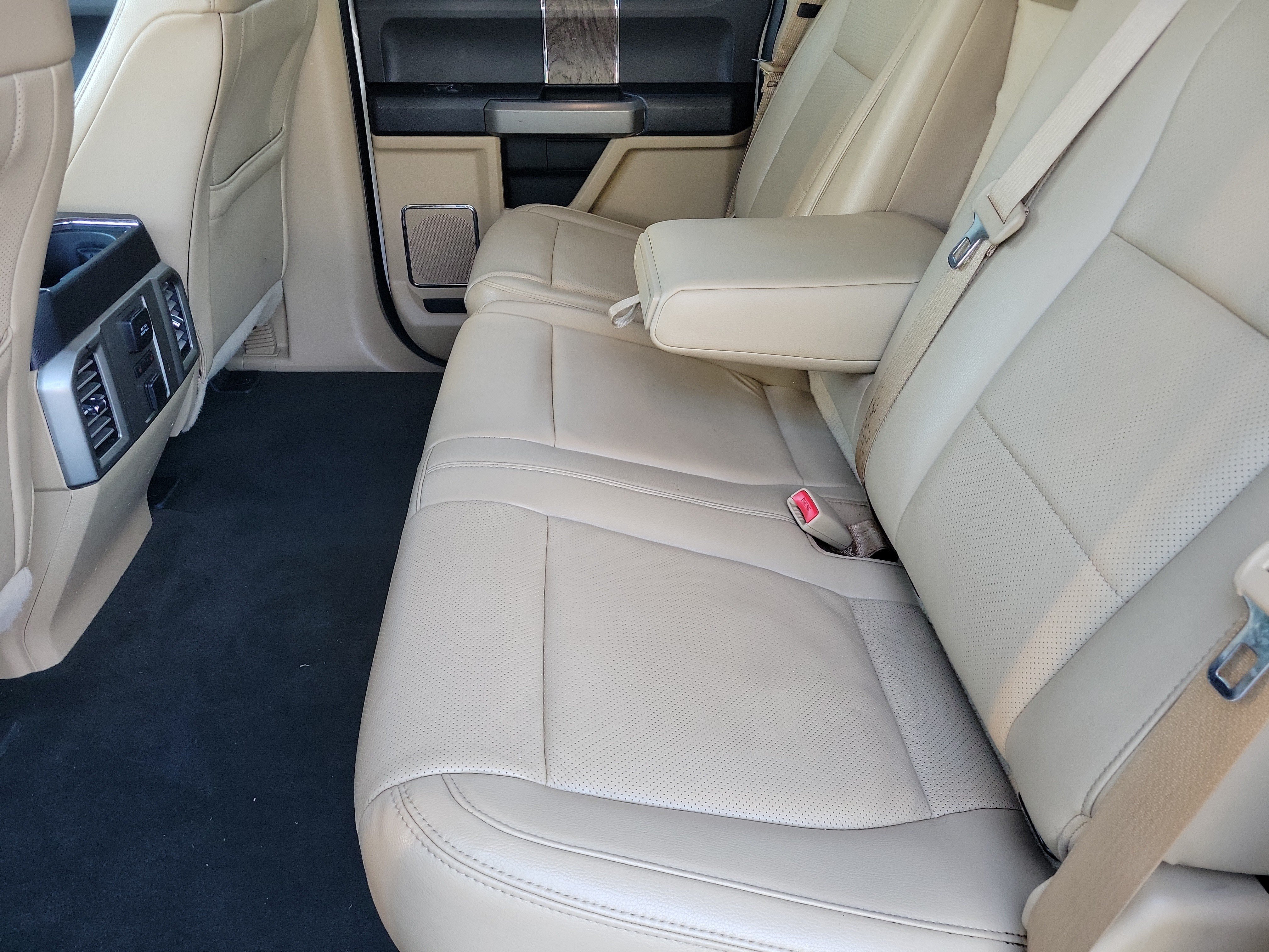 Used 2017 Ford F250 Lariat w/ Lariat Ultimate Package AWD/4WD image 12