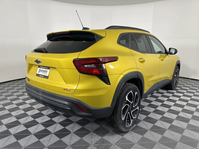 New 2025 Chevrolet Trax RS w/ Sunroof Package image 4