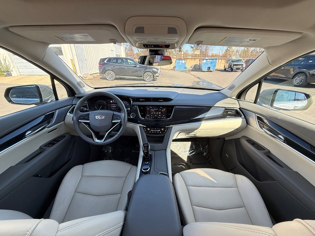 Used 2024 Cadillac XT6 Premium Luxury image 24