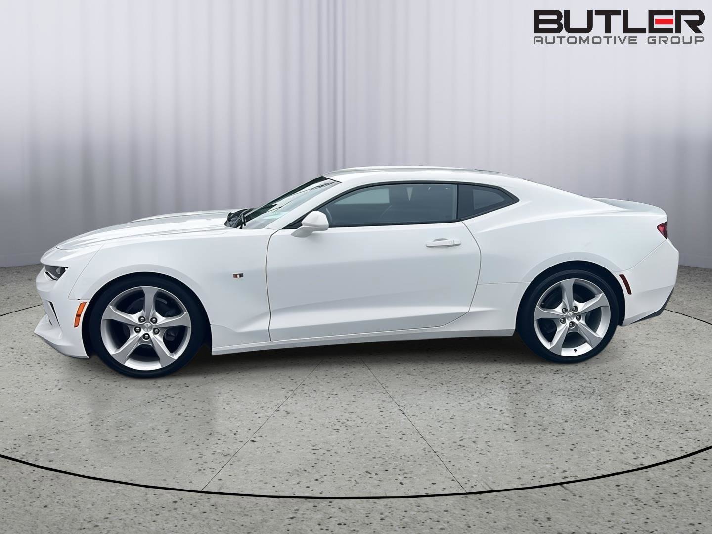 Used 2016 Chevrolet Camaro LT RWD image 3