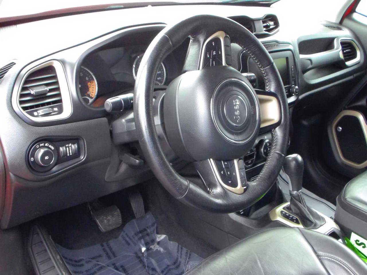 Used 2016 Jeep Renegade Limited image 5