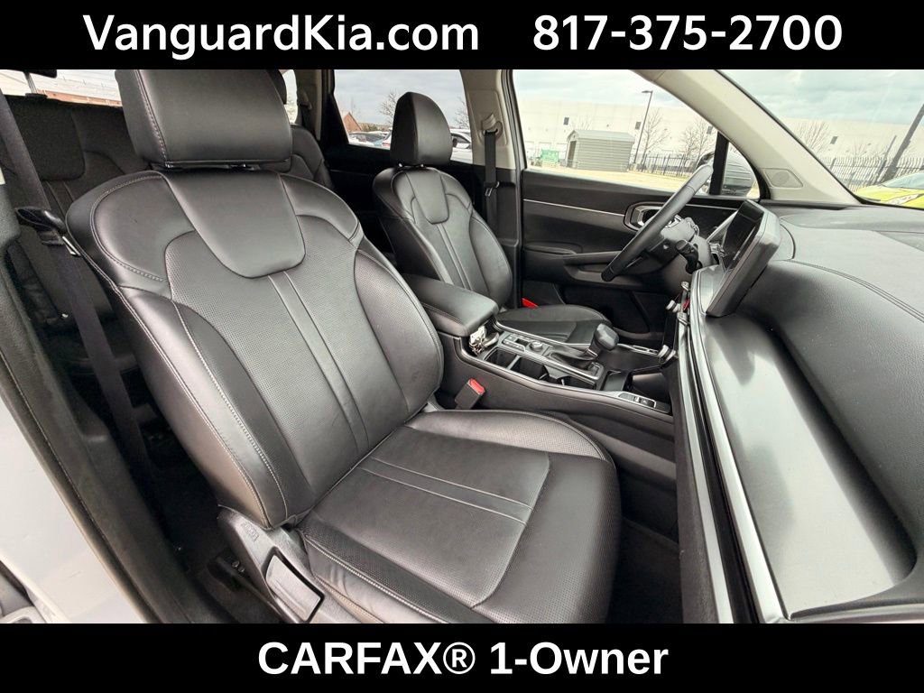Certified 2025 Kia Sorento S image 27
