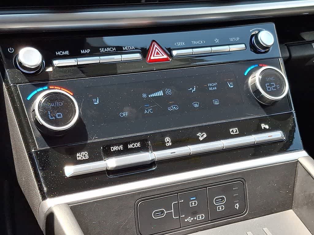 Used 2025 Hyundai Santa Fe SEL FWD image 15