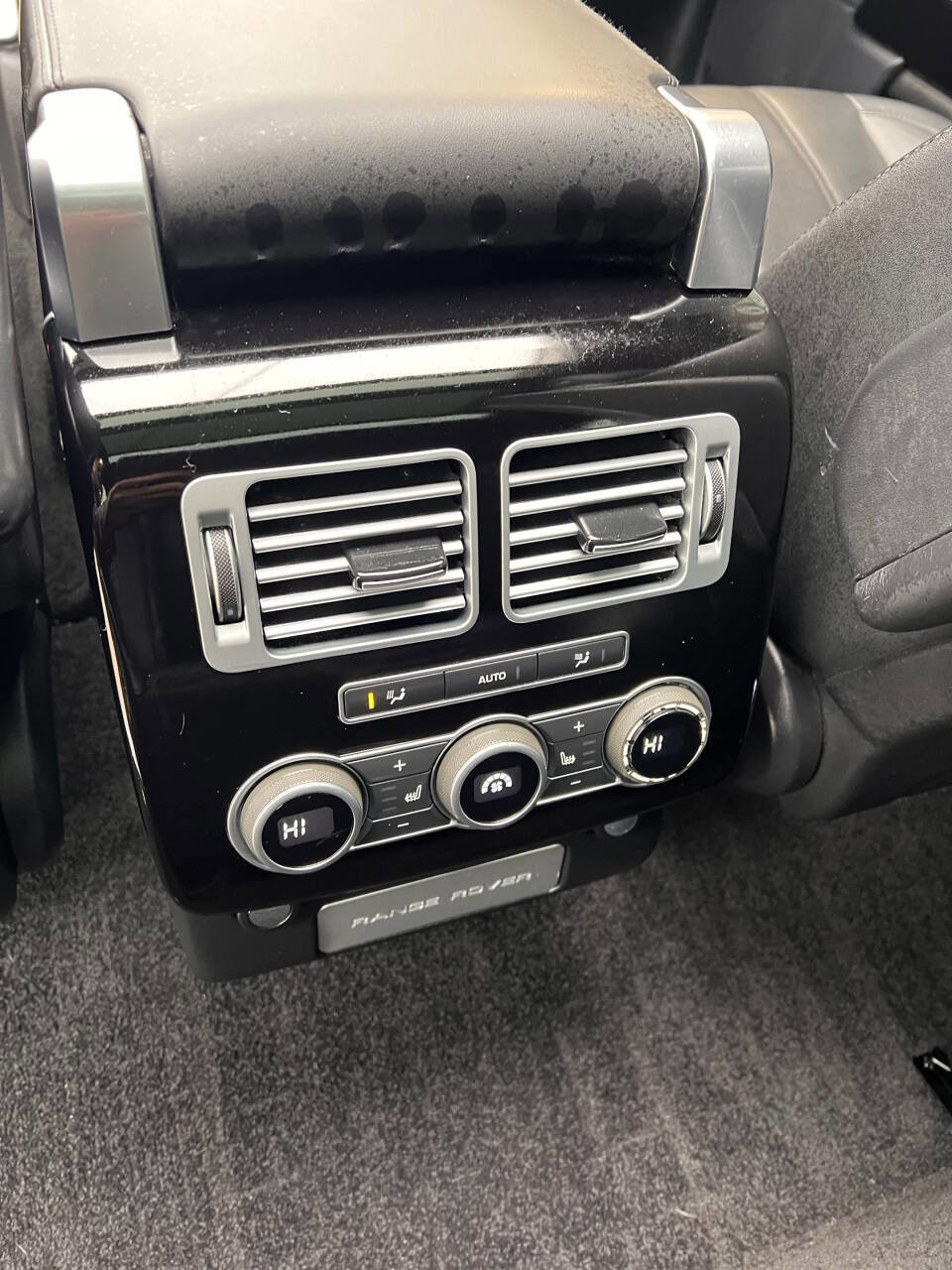 Used 2017 Land Rover Range Rover HSE image 18