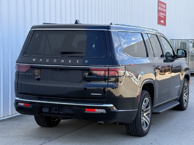 Used 2024 Jeep Wagoneer L Series II RWD image 4