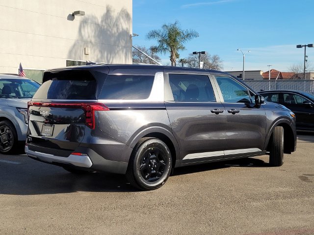 New 2026 Kia Carnival FWD image 5